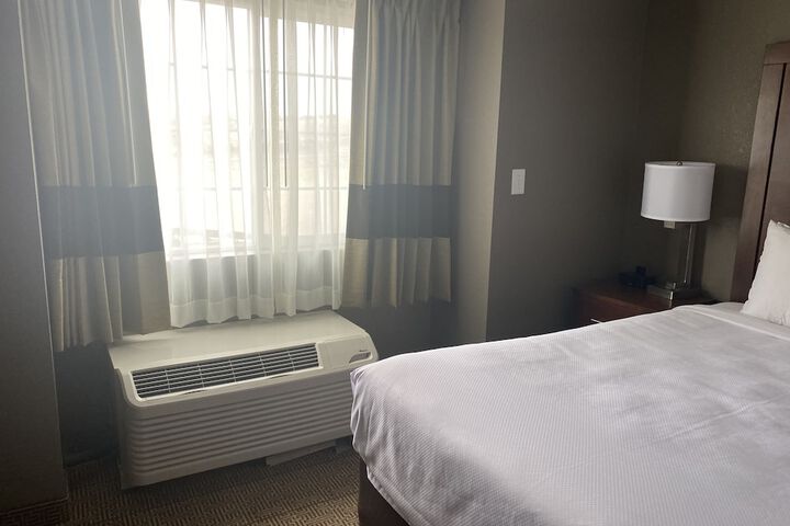 Room 9 of 32