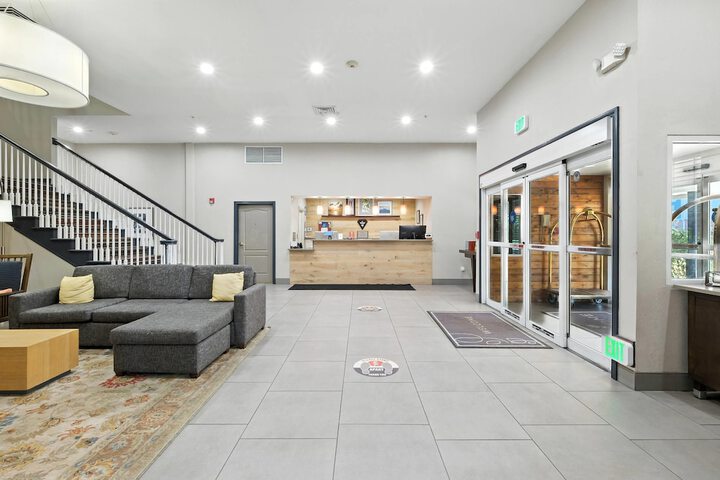 Country Inn & Suites by Radisson Merrillville, IN