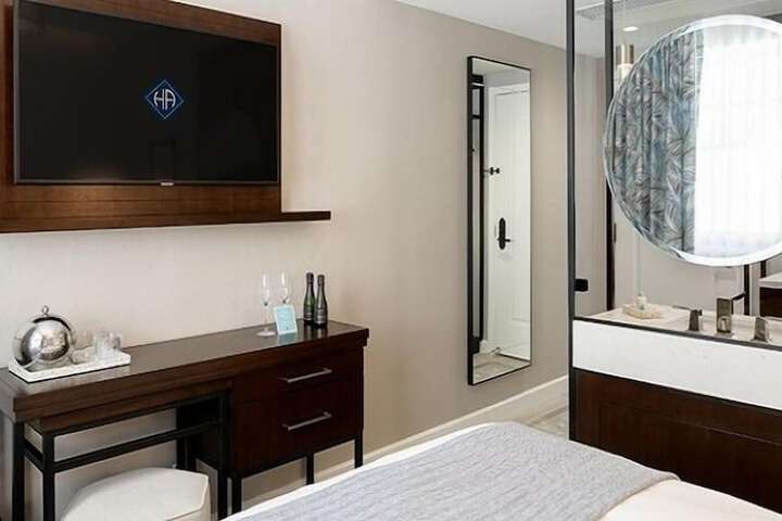Room 22 of 73