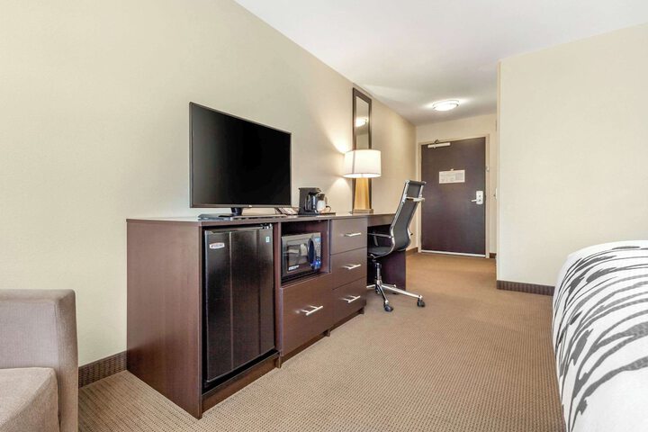 Room 33 of 53