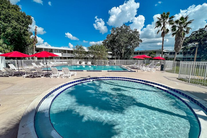 Pool 10 of 69