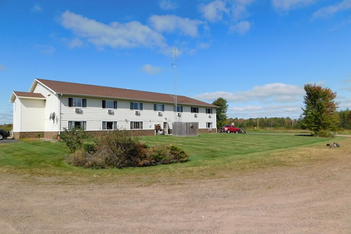AmeriVu Inn and Suites