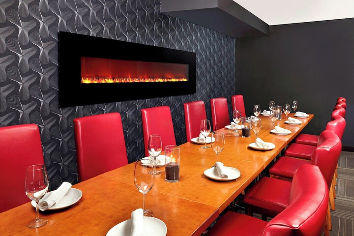 Four Points by Sheraton Hotel & Suites Calgary West