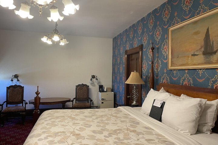 Room 50 of 68