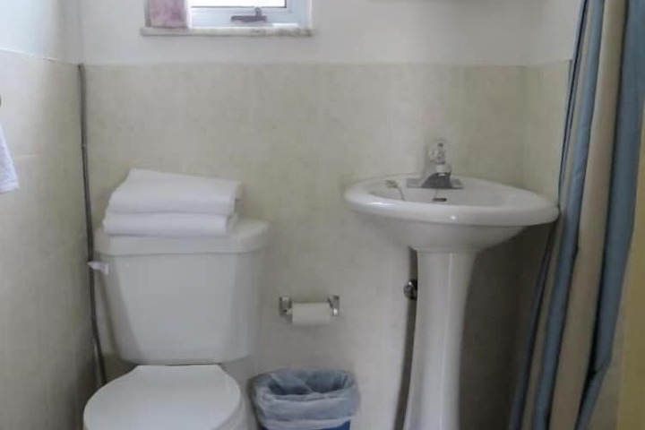 Room 7 of 34