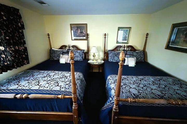 Montague Inn