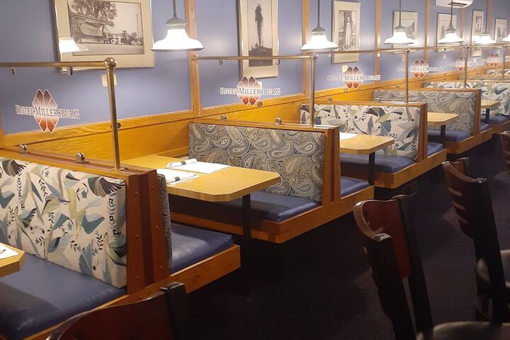Dining 75 of 88