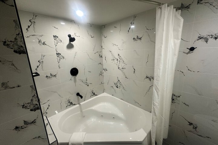 Room 16 of 41