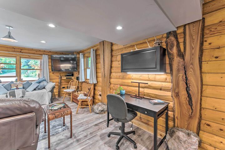 Cozy Wisconsin Studio 11 Mi to Lake Geneva!