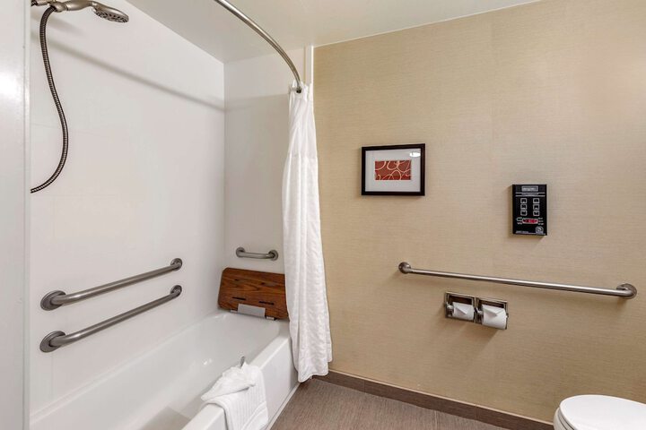 Room 44 of 69