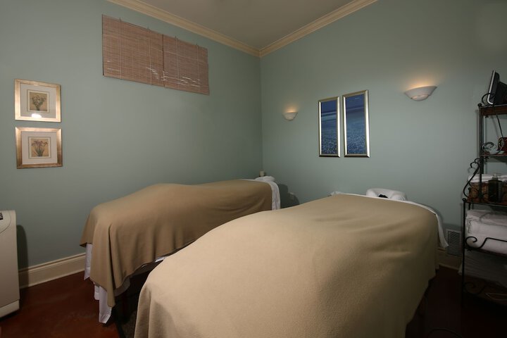 Room 13 of 38