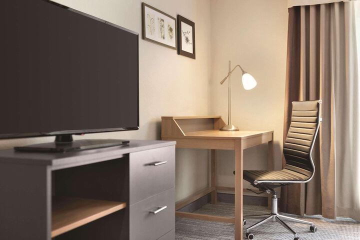 Room 13 of 22