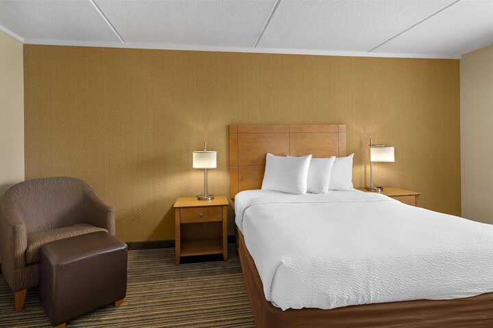 Best Western Royal Plaza Hotel & Trade Center