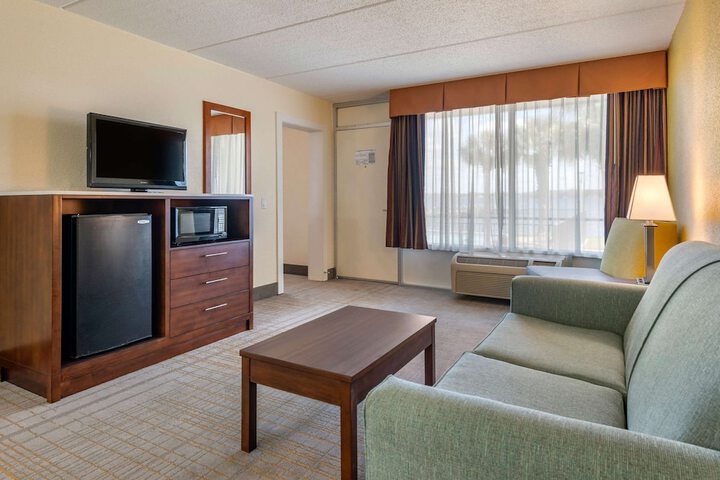 Room 26 of 37