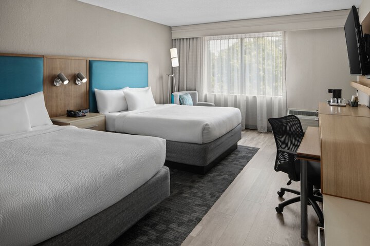 Room 32 of 48