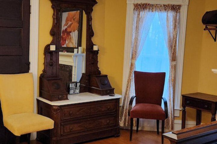 Oaklawn Inn LLC