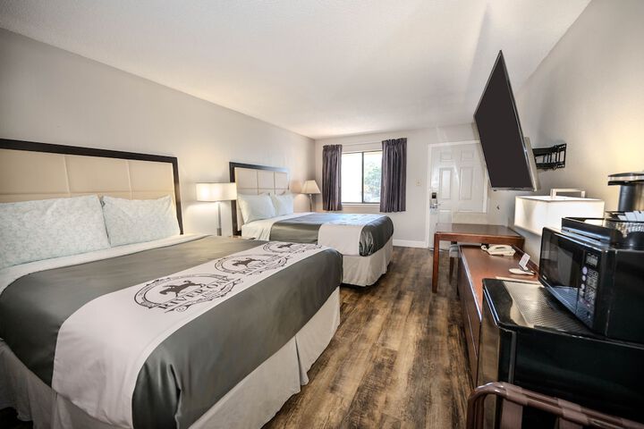 River Oak Inn