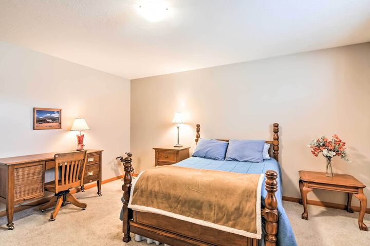 Custom Home w / Decks in Boulder! Gateway to Parks!
