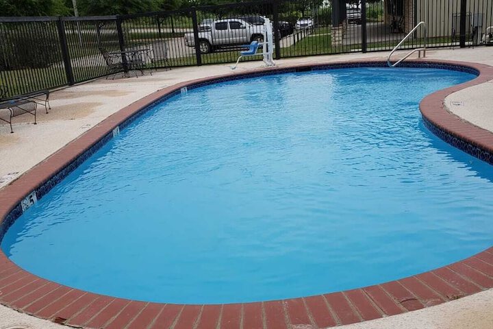 Pool 4 of 23