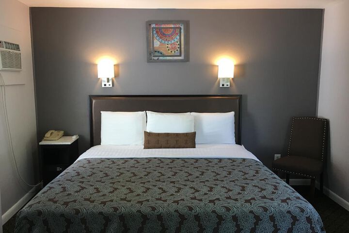 Room 7 of 15