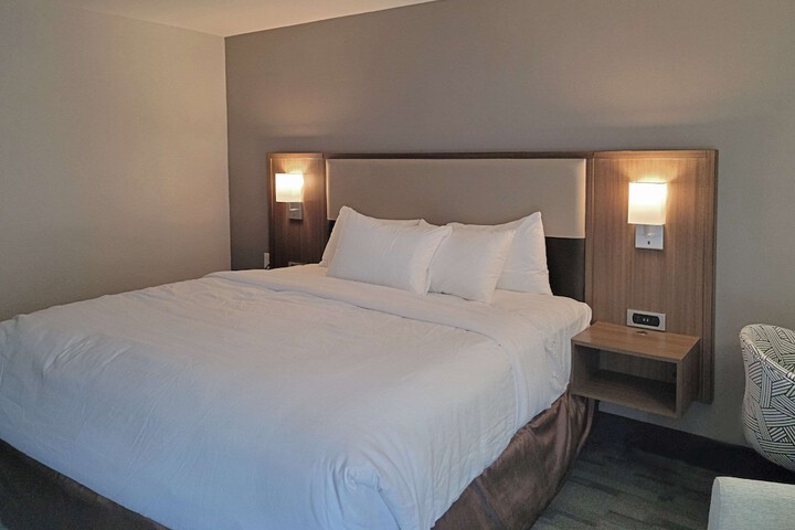 Room 63 of 108