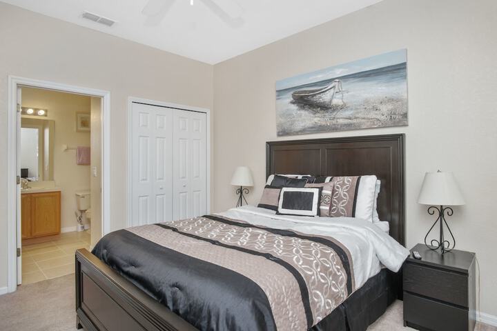 Room 17 of 25