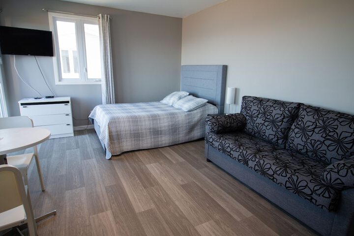 Room 30 of 102