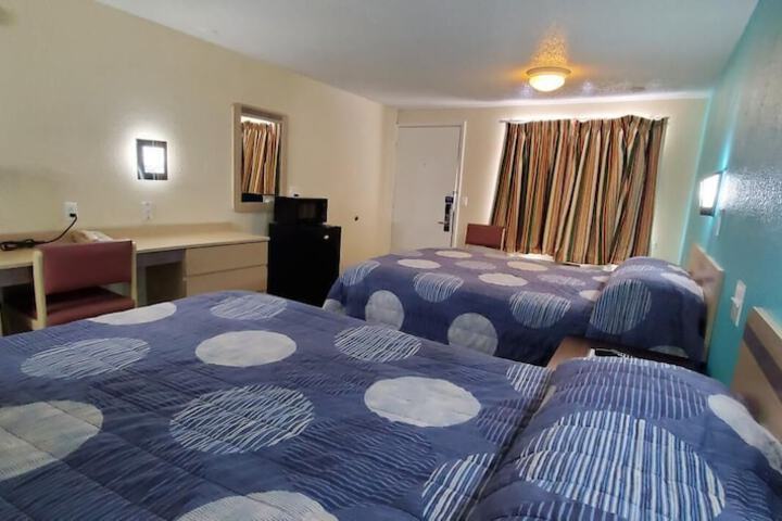 Room 12 of 22