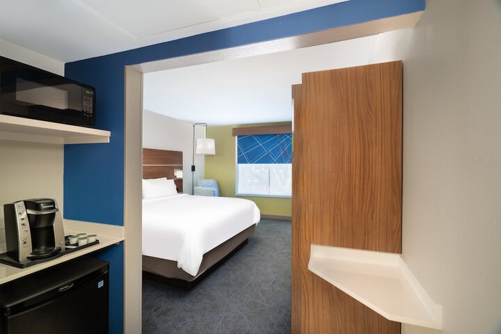Room 14 of 50