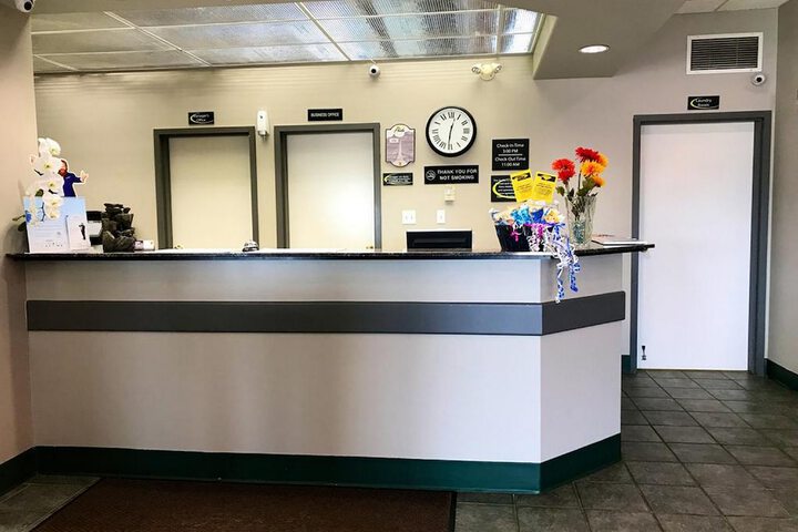 Super 8 by Wyndham Kindersley
