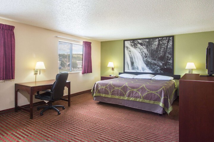 Room 5 of 15