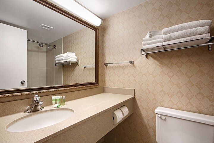 Room 8 of 36