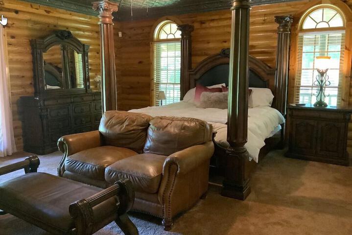 Room 8 of 13