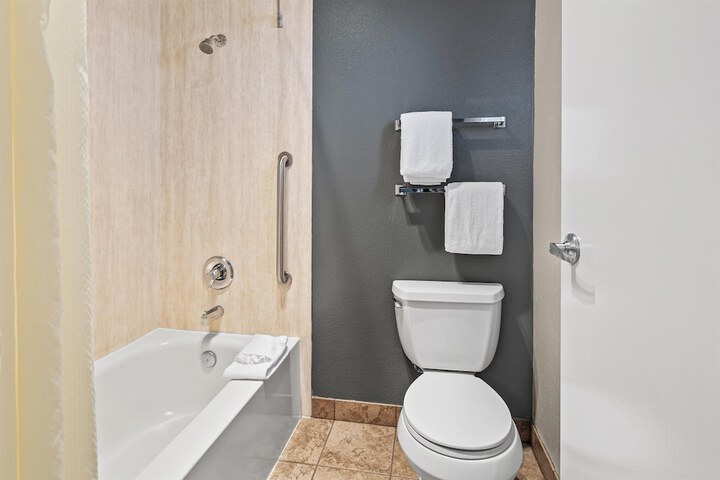 Room 15 of 27
