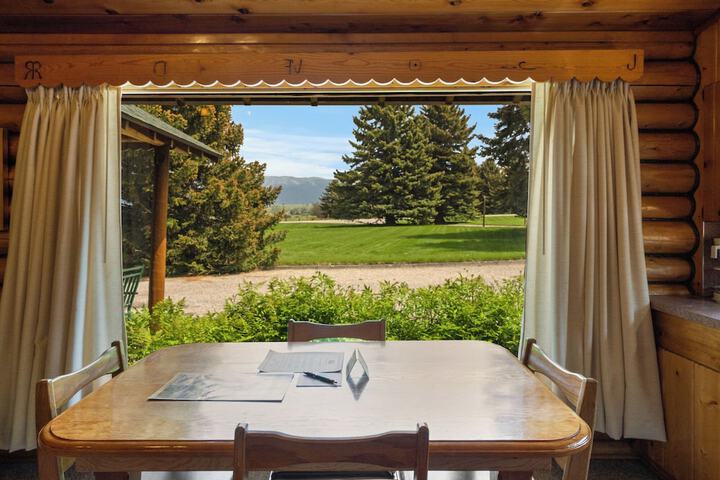 El Western Cabins & Lodges