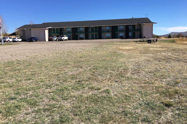 Travelers Inn & Suites