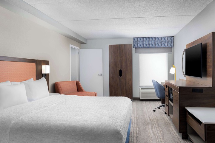 Room 10 of 26