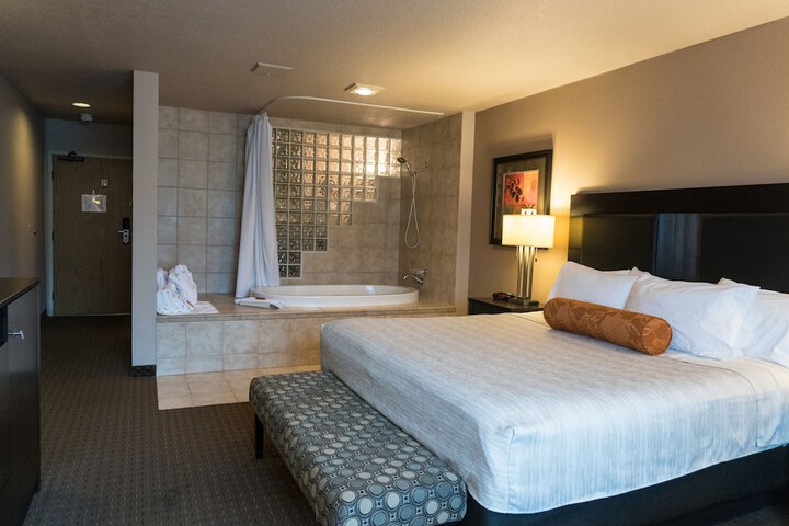 Room 9 of 27