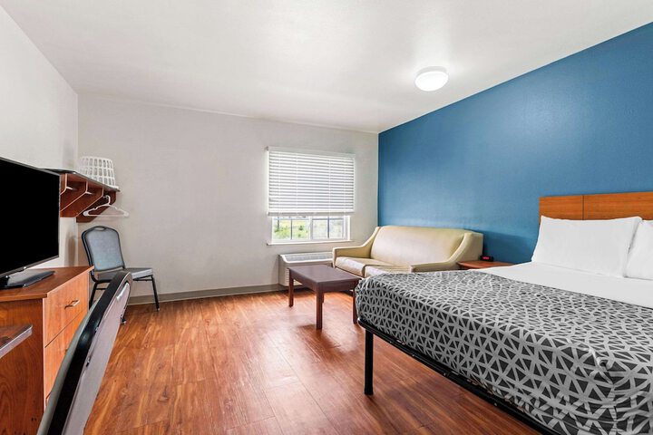 Room 28 of 30