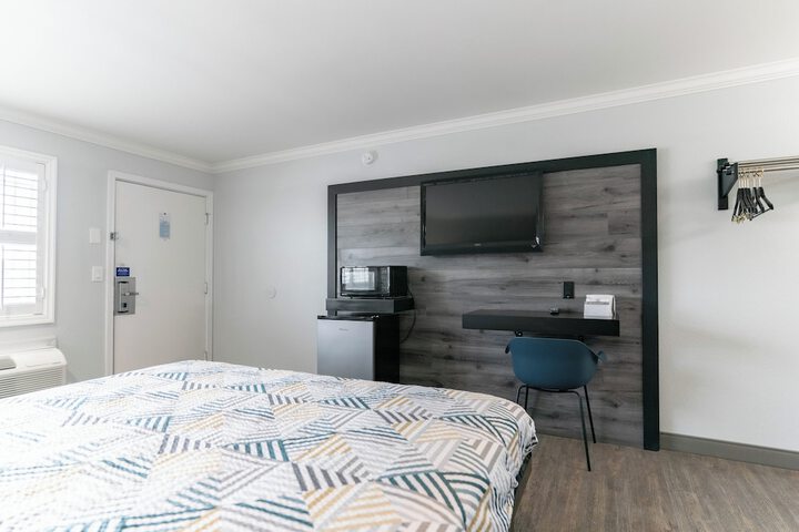 Room 15 of 21