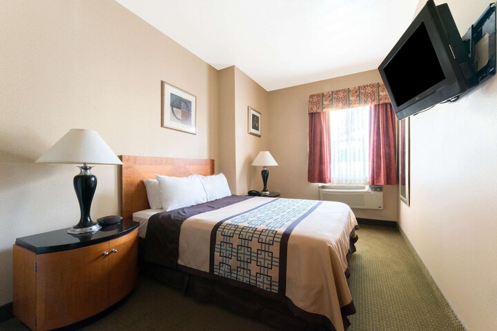Room 28 of 75