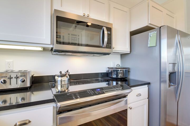 Scenic Bandon Vacation Rental w / Beach Access!
