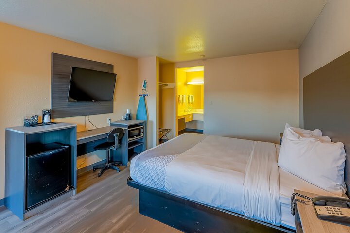 Room 35 of 49