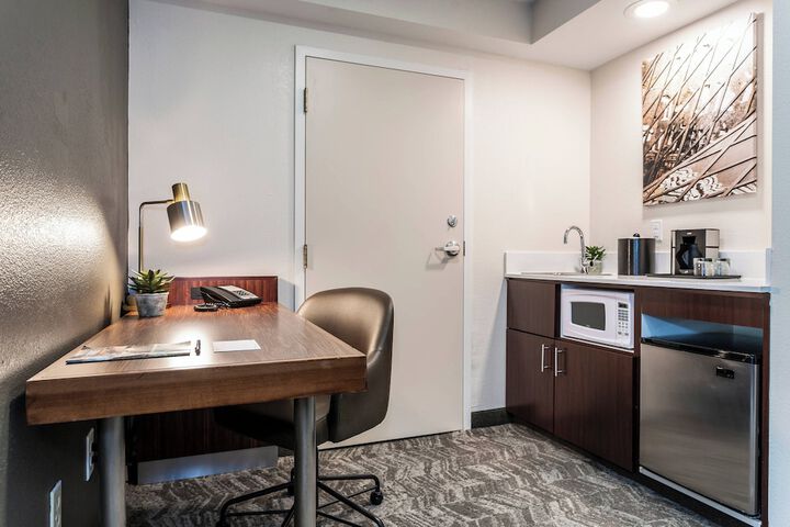 Room 21 of 31