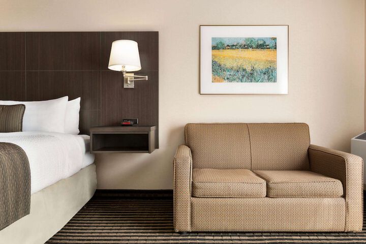 Room 8 of 39