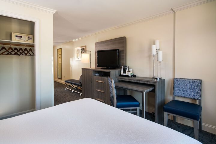 Room 46 of 194