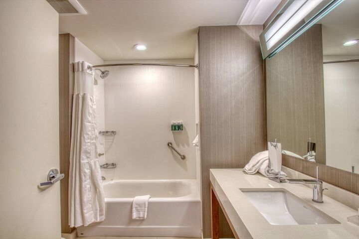 Courtyard by Marriott Fargo