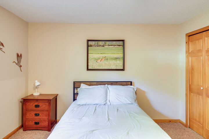 Beach & Lake Access: Brainerd Townhome