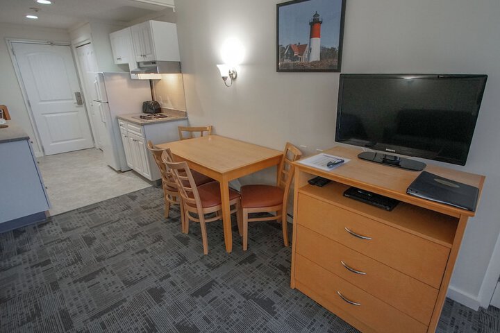 Room 25 of 33