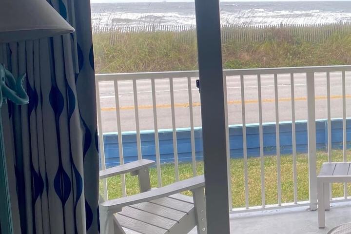 Ocean Sands Beach Boutique Inn - 1 Acre Private Beach